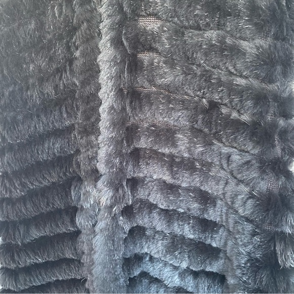 Adrienne Landau 100% authentic rabbit fur knit black vest with hood size small - Picture 2 of 8